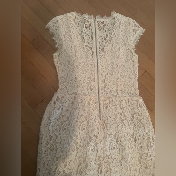 Lace dress from Aritzia (Babaton) 💗🌸 - Picture 4 of 4
